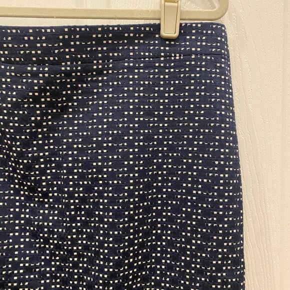 NWOT J. Crew Pencil Skirt - Picture 2 of 4